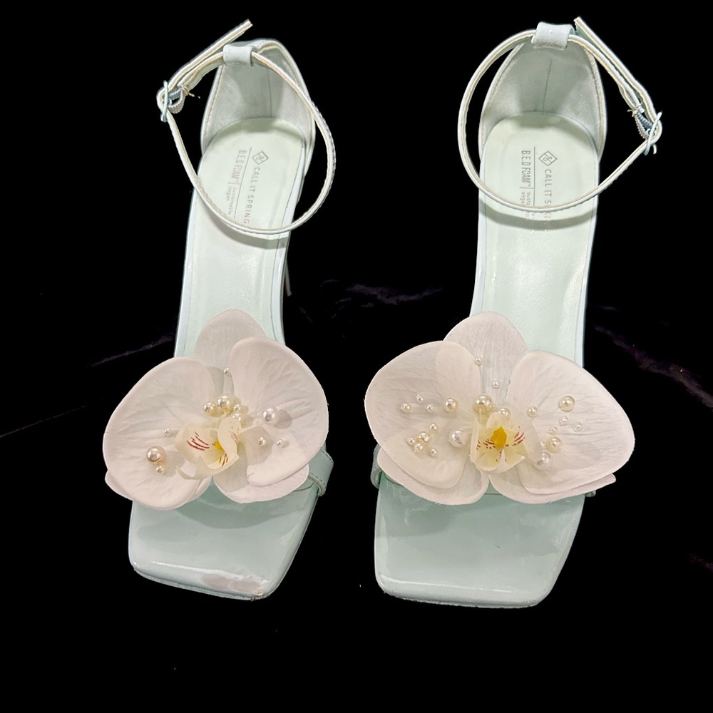 Real touch orchid shoe clips with pearl embellishment for bridal hair